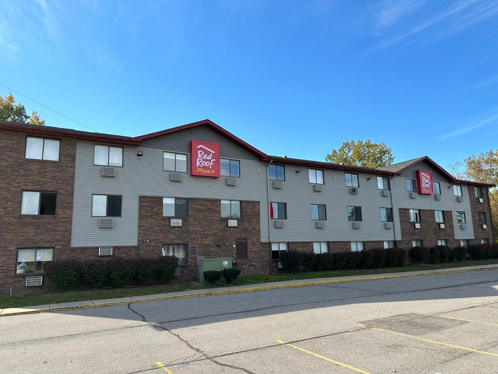 Red Roof Plus Belleville Exterior foto